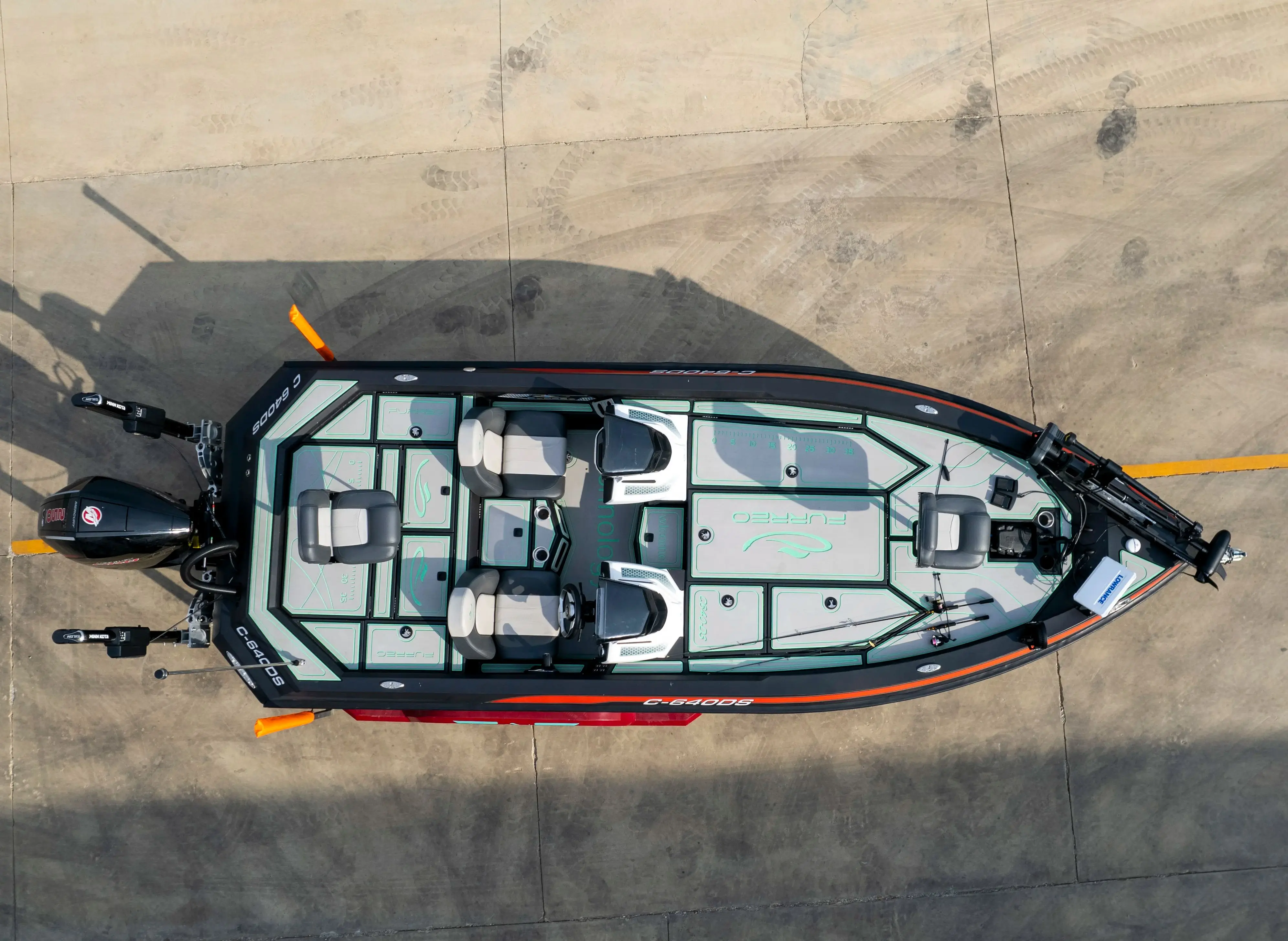 Premium Aluminum Fishing Boat C640-6.4m Length, 3-Person Capacity, 90-110km/h Speed, Heavy-Duty 4mm Transom