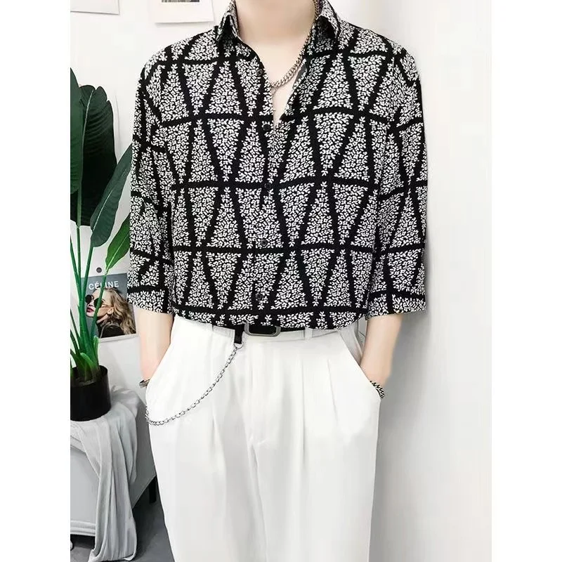 

2023 Men's Personalized Floral Short Sleeve Shirt Ice Silk Fabric Slim Fit Handsome Shirts Fashion Trend Lapel Collar Shirts