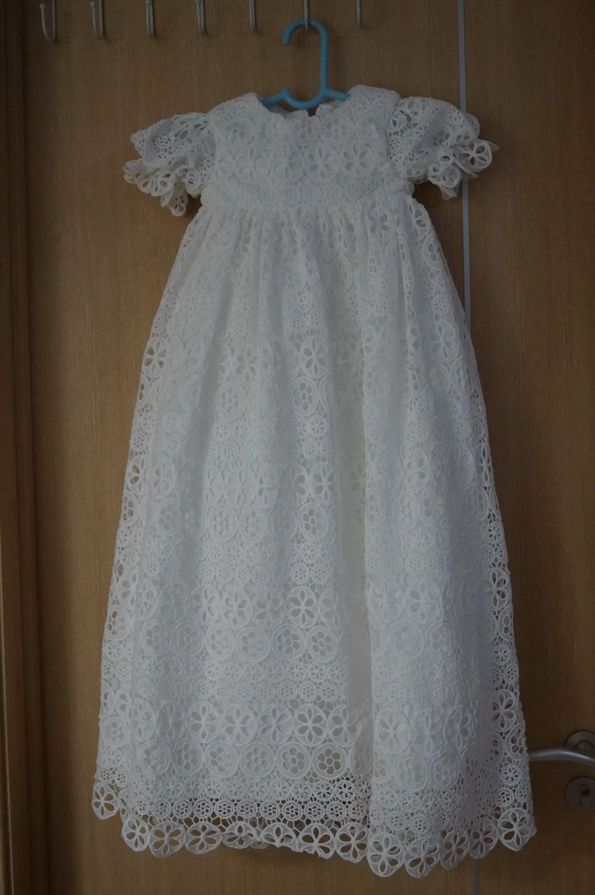

White Hollow Out Lace Flower Girl Dresses Long Wedding Party Birthday Dresses Princess Empire Formal Pageant Prom Gown for Girls