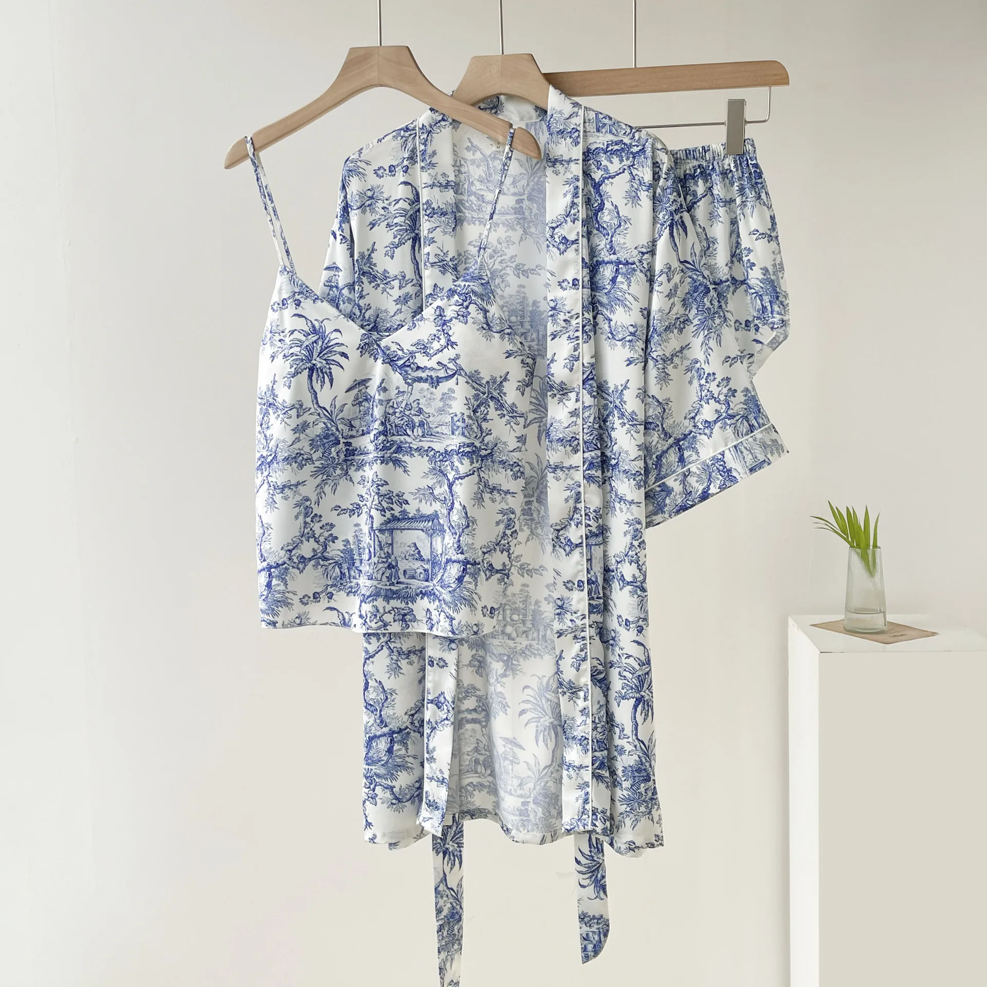 

Summer Ice Silk Printed Pajamas Suit Bride Kimono Bathrobe Pijamas Set Three Piece Silky Satin Home Clothes Sleepwear