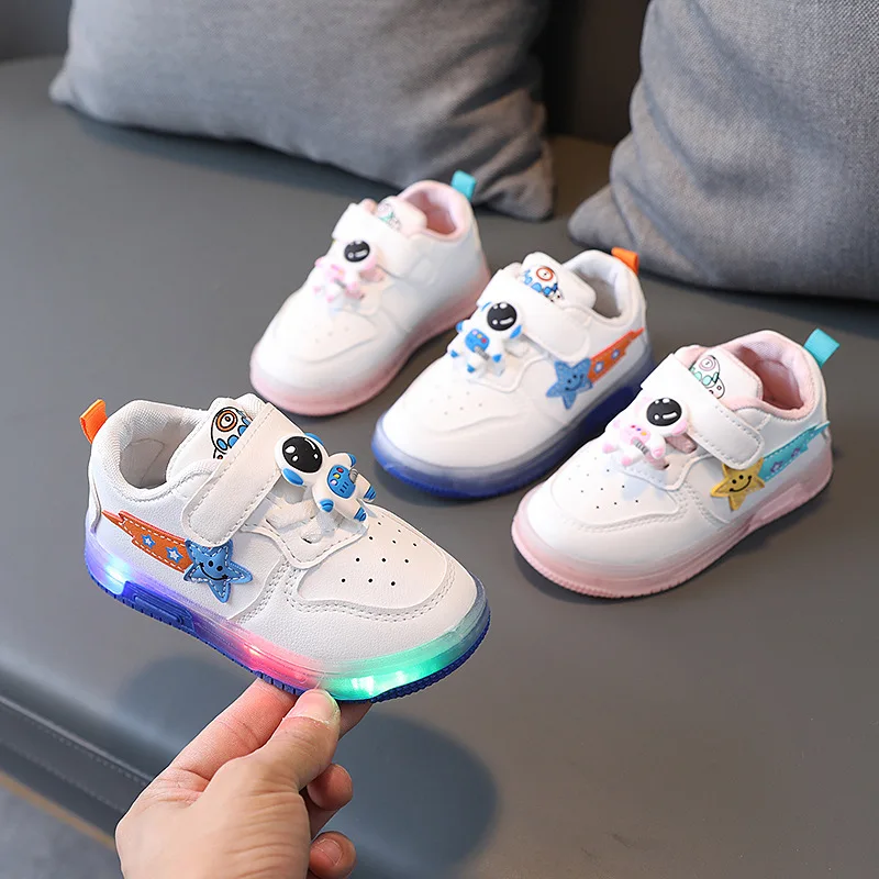 Fashion Lovely Sports Running Kids Shoes Hot Sales LED Lighted Shinning Girls Boys Shoes Toddlers Excellent Children Sneakers