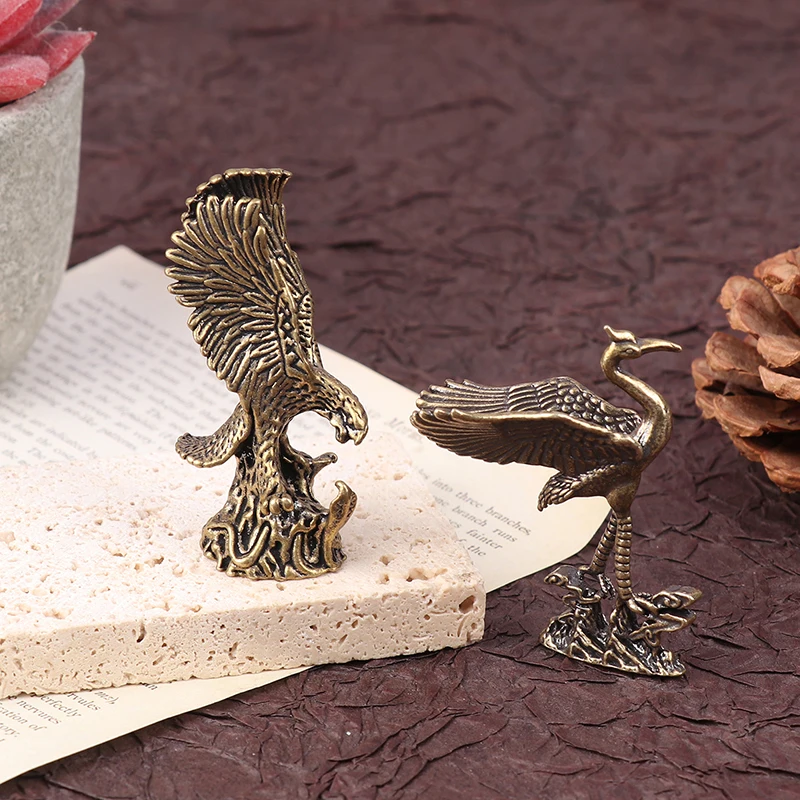 1 Pz Vintage Ottone Antico Aquila Gru Statua Piccoli Ornamenti Ottone Animali Figurine Artigianato Scrivania Decorazioni Per La Casa Accessori Regali