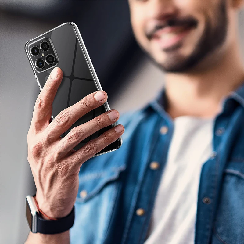 информационные технологии в повседневной жизни человека. выбор гаджета. реклама ноутбуков. продавец в магазине бытовой техники. выбор гаджета.