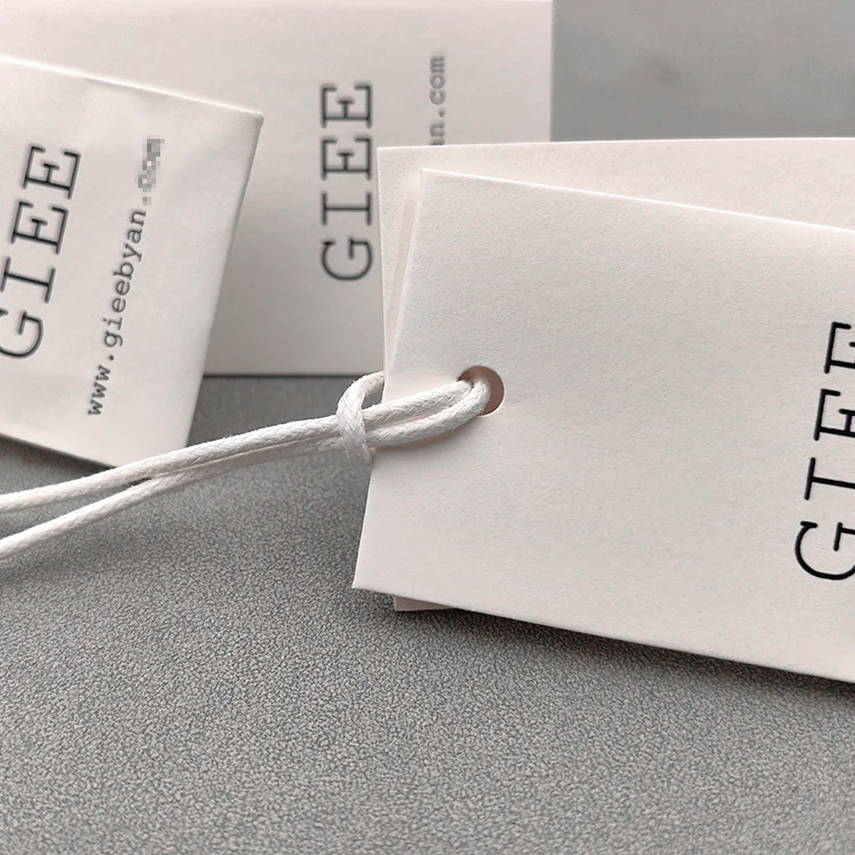 Fashion Free Sample New Design Clothing Hang Tag Spare Button Bag Specialty Paper String Rope Pattern