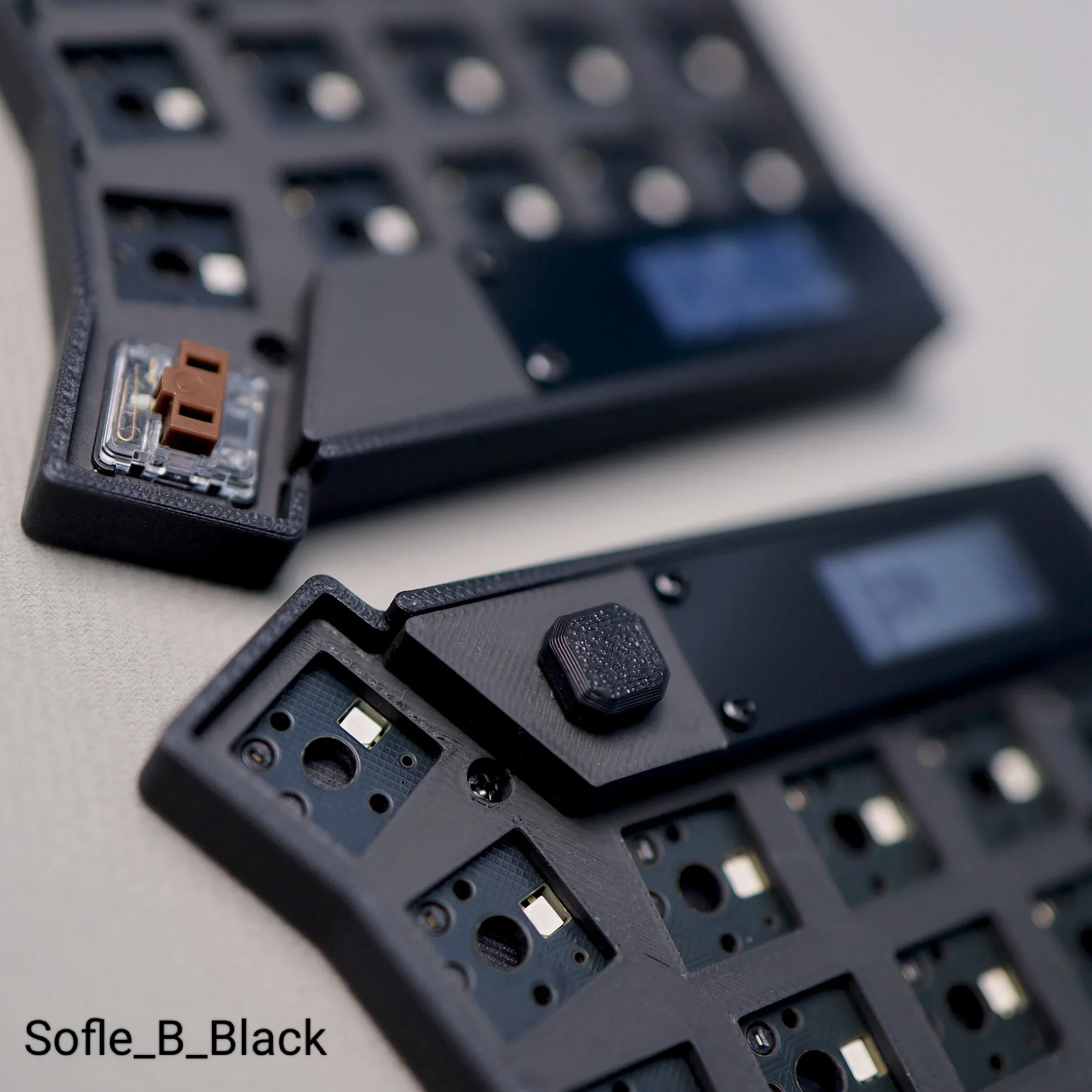 Sofle ロープロファイル　左右分割キーボードキット Sofle 完成品 無線 Bluetooth 自作キーボード 左右分割 ホワイト Sofle
