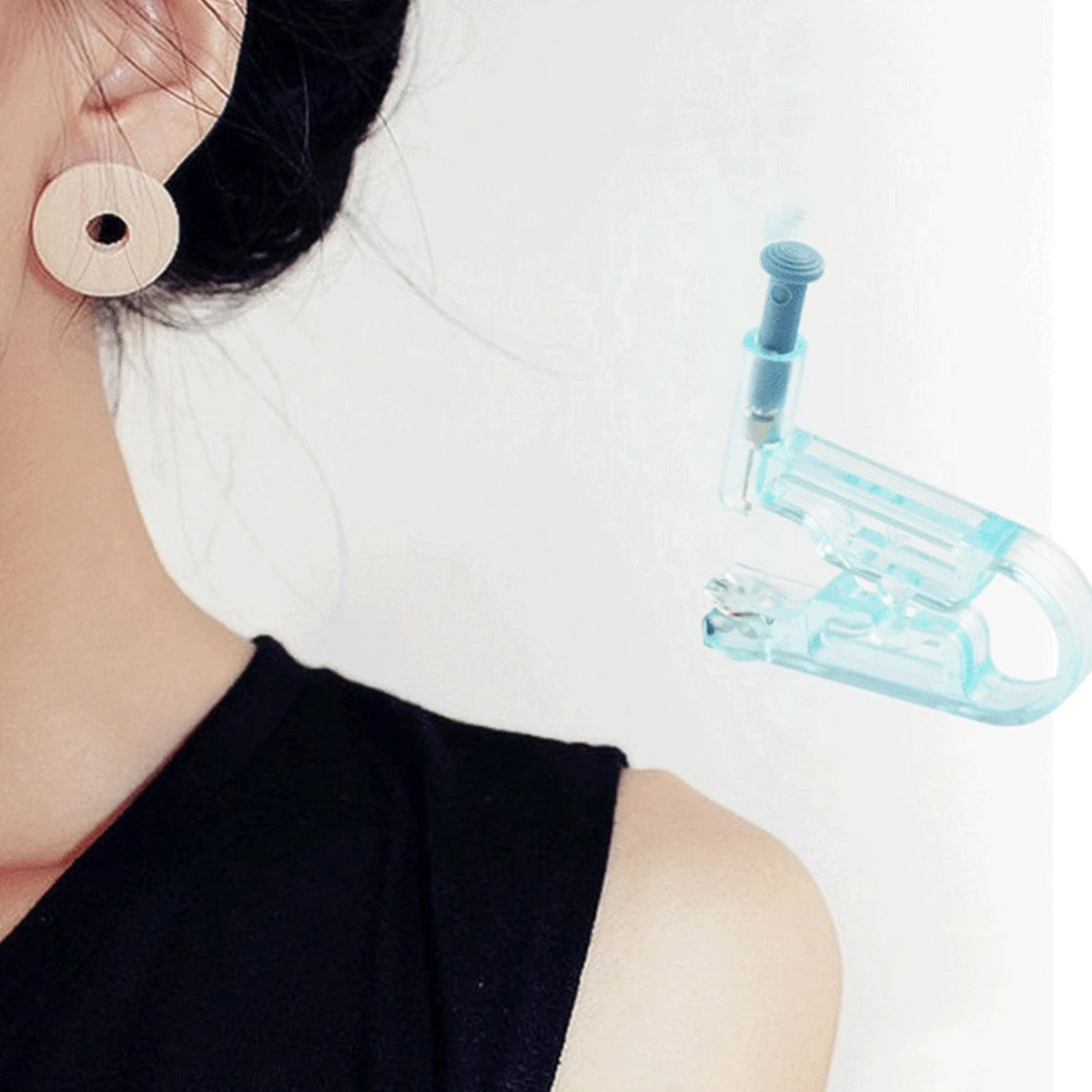 Safety Ear Piercing Gun Kit Disposable Disinfect Safety Earring Piercer Machine Studs Nose Clip Body Jewelry Piercing Tool