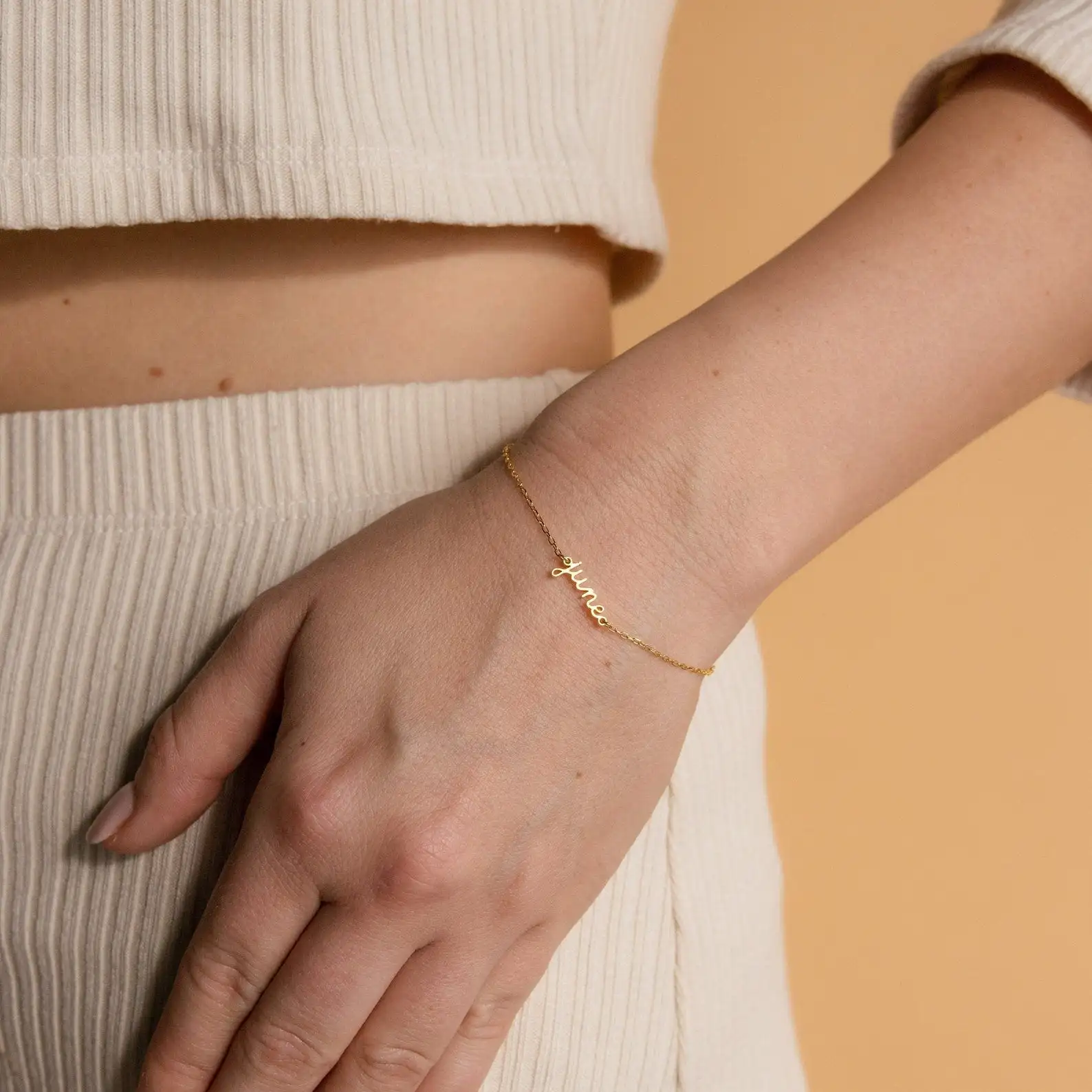 Personalized Dainty Tiny Name Bracelet Minimalist Custom Small Text Names Bracelet Gold Color Nameplated Jewelry Gift for Women