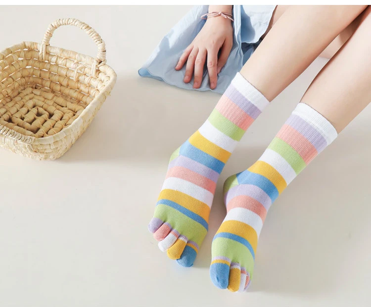 5 paare/los Regenbogen gestreift fünf Finger Frauen Socken Kawaii niedlichen Split-Toe atmungsaktive Mädchen Rohr Socken Harajuku Zehen socken – Detail 5