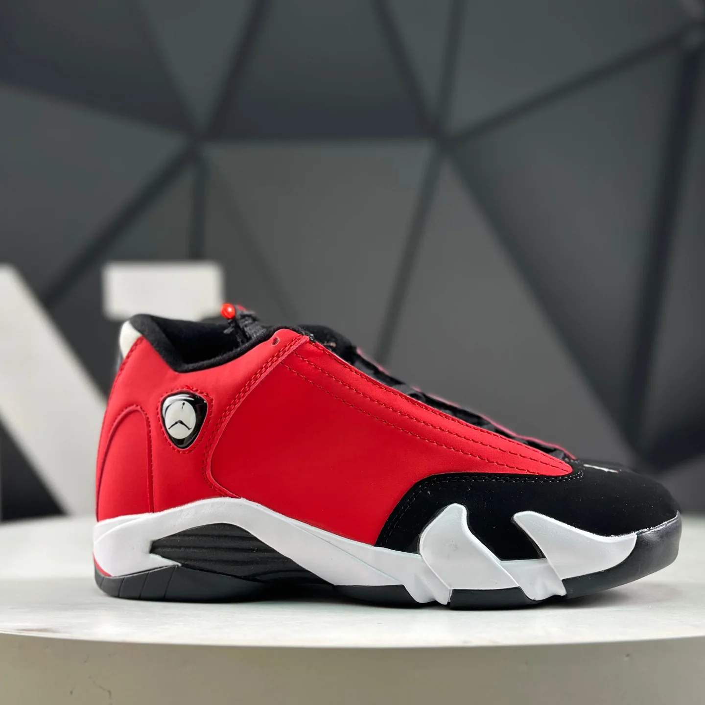 נעלי כדורסל רטרו מהדור ה-14 של ג'ורדן המקוריות לגברים, סופגות זעזועים, אנטי-חלידה ועמידות בפני שחיקה, בצבע שחור ואדום