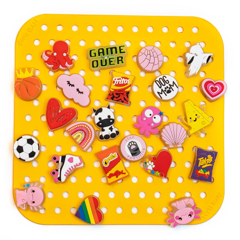 1pcs 귀여운 동물 LED 방해물 매력 암소 도롱뇽 오징어 구두 매력 농구 신발 장식 심장 구름 클립 청바지 펜던트