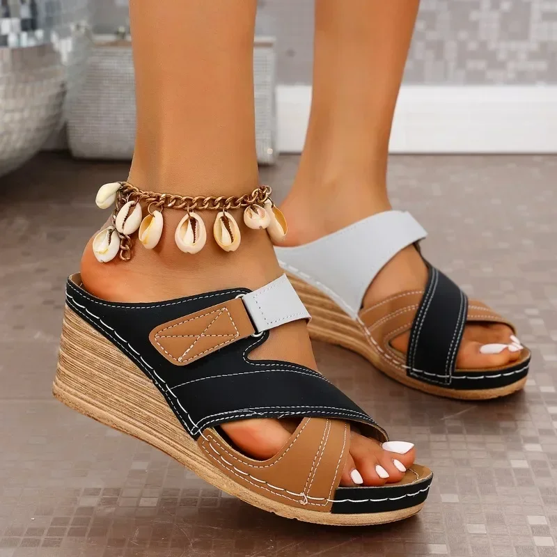 여성 캐주얼 웨지 플랫폼 신발 2025 여름 패션 컬러 매칭 슬리퍼 여성 야외 비치 샌들 Zapatos De Mujer