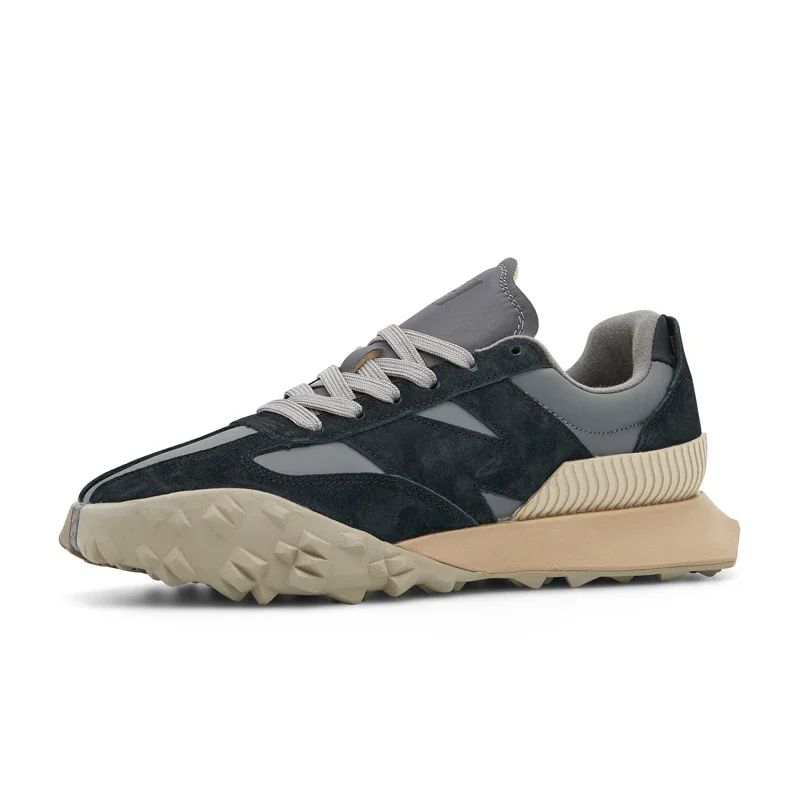 Football Shoes Classic Sports Sneakers for Men and Women Durable Non-Slip Running Shoes