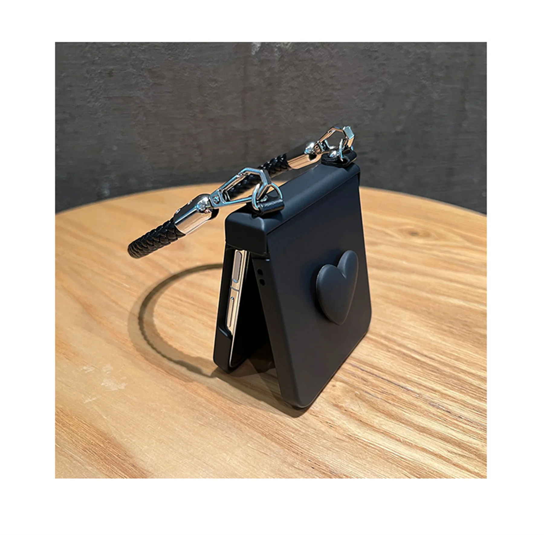 Luxury Korean Woven Hand Bracelet Black 3D Love Heart Phone Case