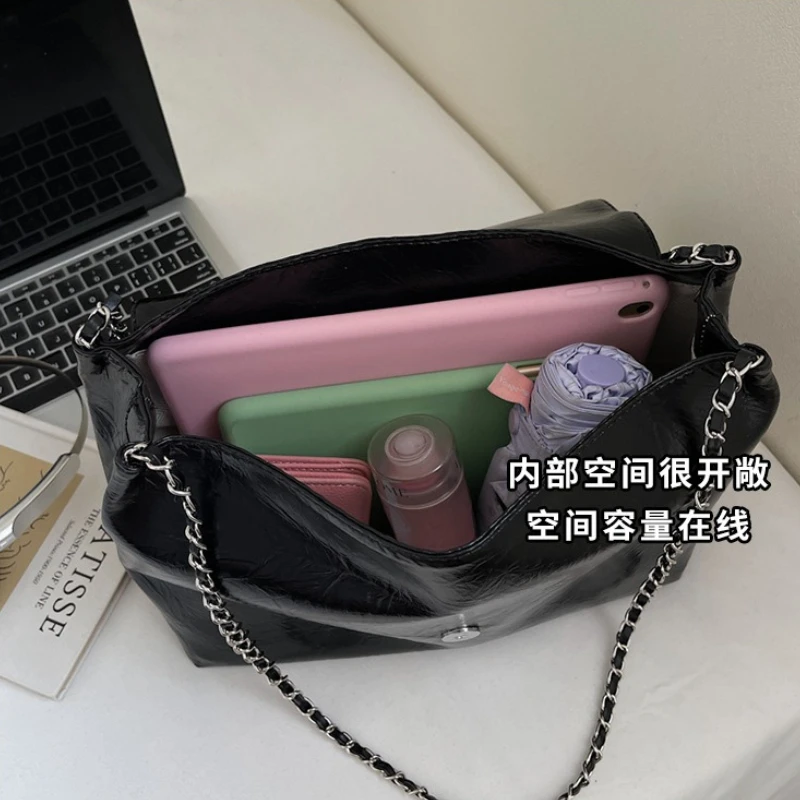รูปสินค้า กระเป๋าถือแฟชั่น PU น้ำหนักเบา ใส่ของได้เยอะ