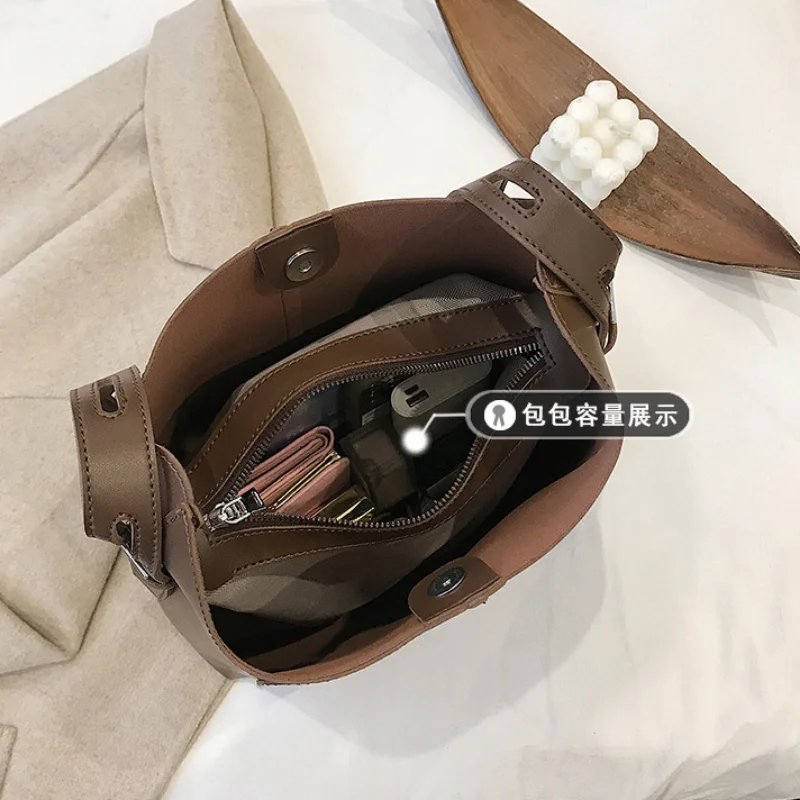 Women's Retro Fashion Large Capacity Crossbody Tote Bags for Women Simple Luxury Single Shoulder Underarm Bolsa Feminina Handbag