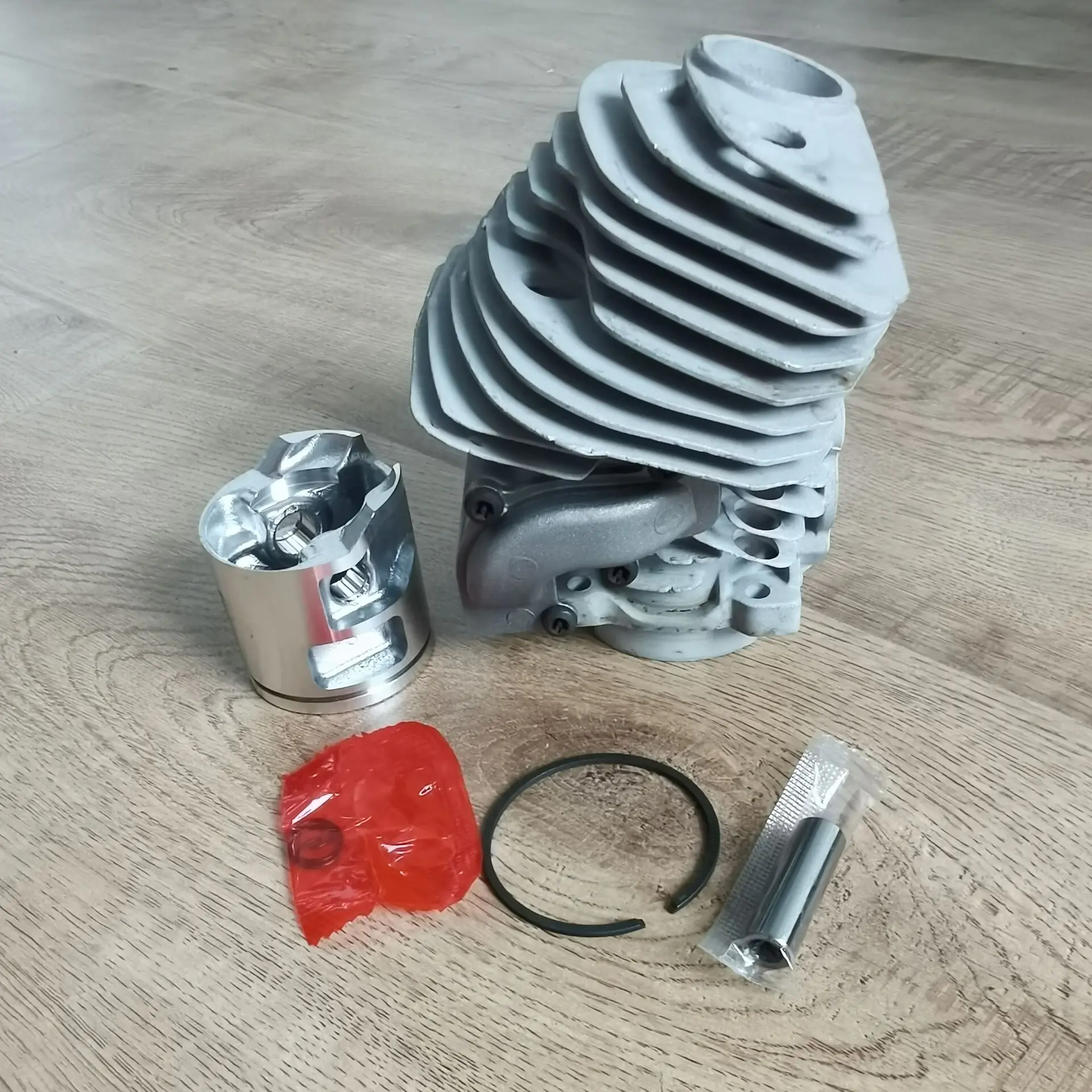 46mmシリンダーキャブレター排気ピストン修理キット Hus 55 51チェーンソー501766605 503218202 5032 チェーンソー交換 キット,stihl 028 028av用46mmシリンダーピストンキャブレターエアフィルターチューンアップキット,スーパーチェーンソー交換部品1118  020 1203 ... 46 ミリメートルシリンダーピストンキャブレターキットハスクバーナ 55 51 排気マフラーブラケットガスケットボルトニードルベアリ