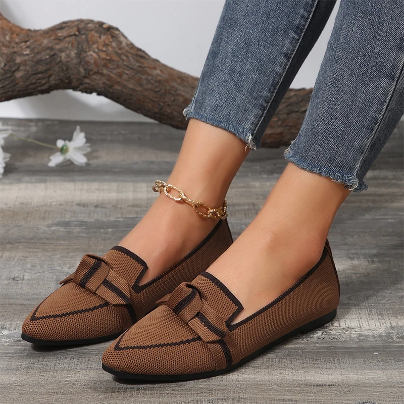 

Женские кроссовки с острым носком, на плоской подошве