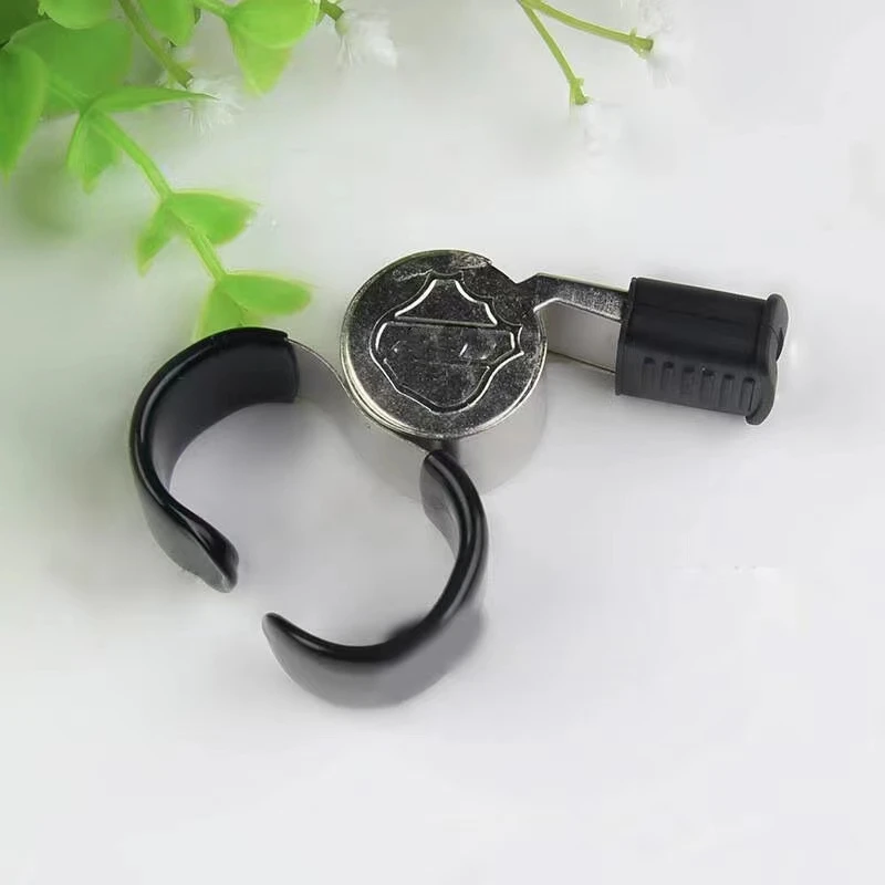 Metal Whistle With Finger 2