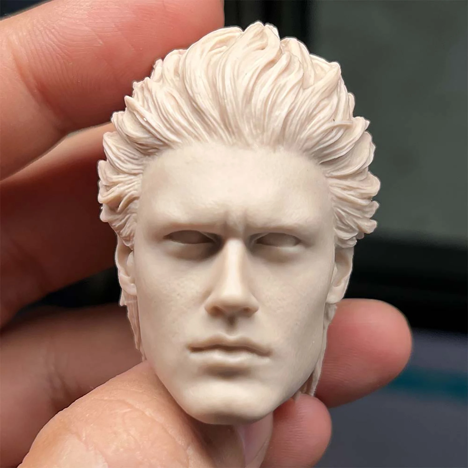 

Unpainted Vergil Head Carved Model 1/6 Scale Man Head Toys Fit 12'' Hot Toys Action Figure