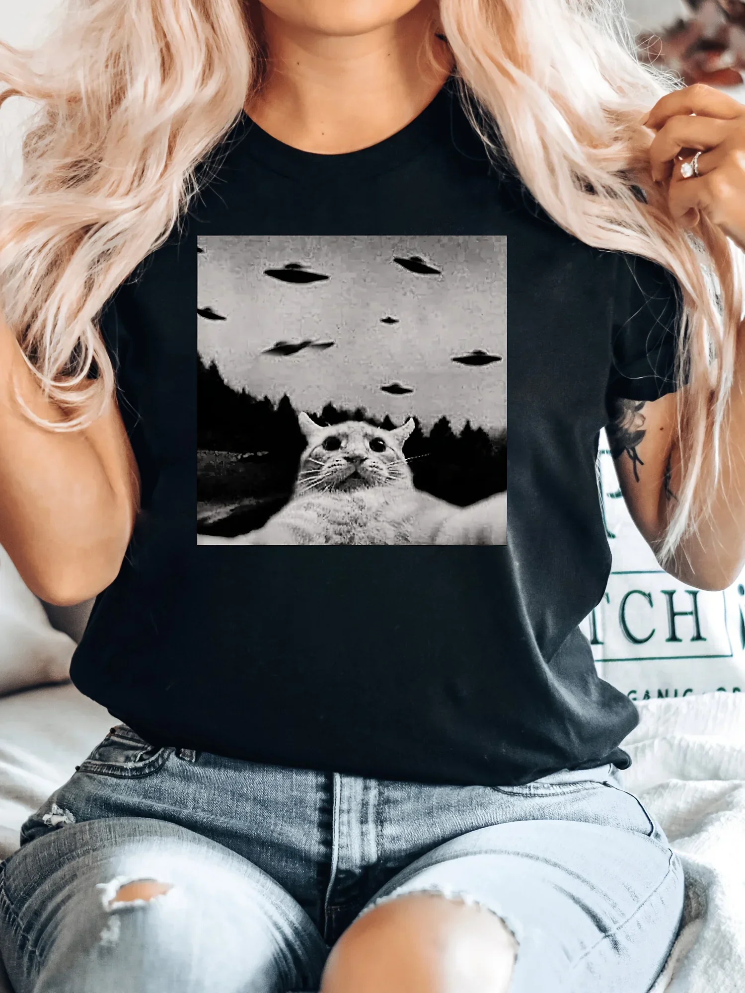 

2024 Sunmmer New T Shirt Cat Selfie & UFO Print Short Sleeve Crew Neck Tops Women's Clothing Ladies Fashion Female Graphic Tee