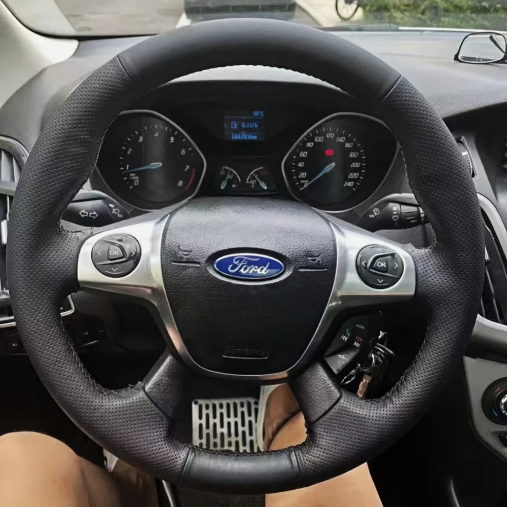 Kundenspezifischer Auto-Lenkradbezug aus Mikrofaser-Leder für Ford Focus 3 2012, C-MAX 2011 KUGA Escape 2013–2016, Avant-Lenkradfolie