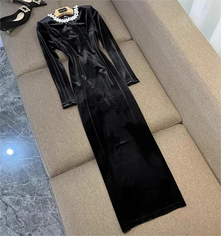 

Lady Vintage Fine Workmanship Beading O-neckline Women Slim Fitted Long Sleeve Black Velvet Maxi Slim Dress