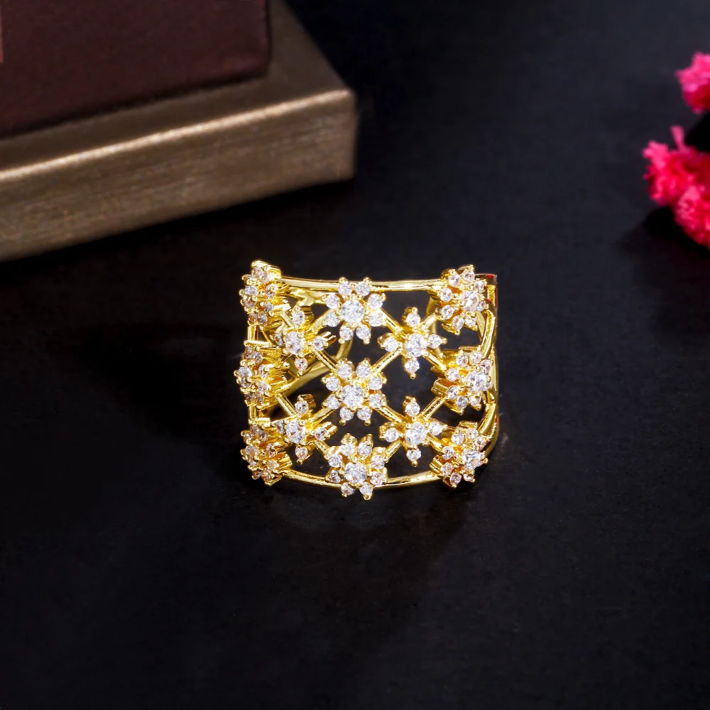 ゴールド飾り CWWZircons Adjustable White Gold Plated Cubic Zirconia Cluster