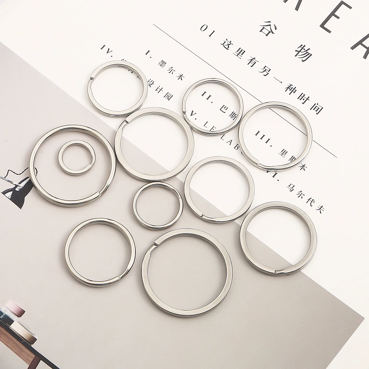 10pcs/lot 15 20 25 28 30 32 35mm Stainless Steel Flat Round Line Split Rings Blank Circle Keyring DIY Craft Keychain Accessories 5