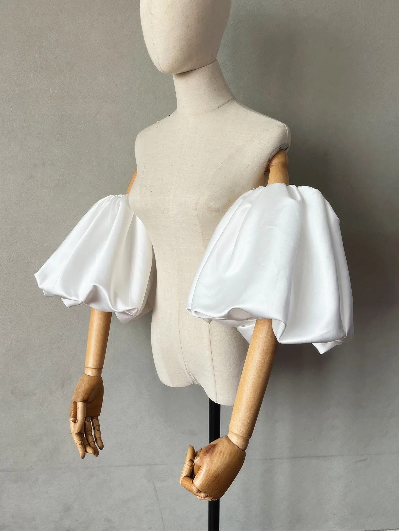 Female Extra Long Big Laceness Cuffs Lace Loose Black Party Evening Women Gloves Touchscreen Ladies Mittens