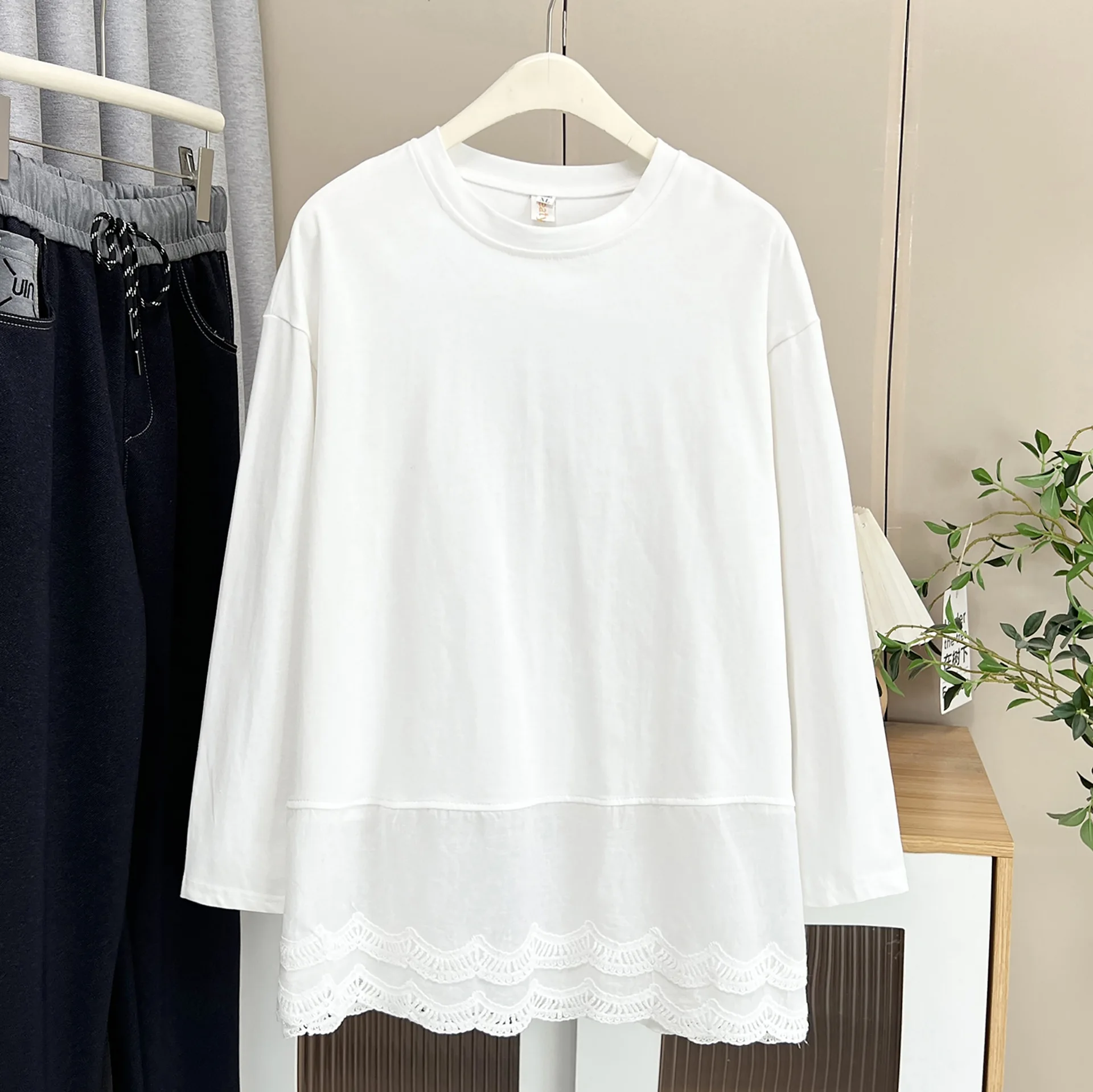XXXXL Fashion Plus Size Women's T-Shirt Autumn New Lace Patchwork Long Sleeved Stylish Cotton Base Top 669