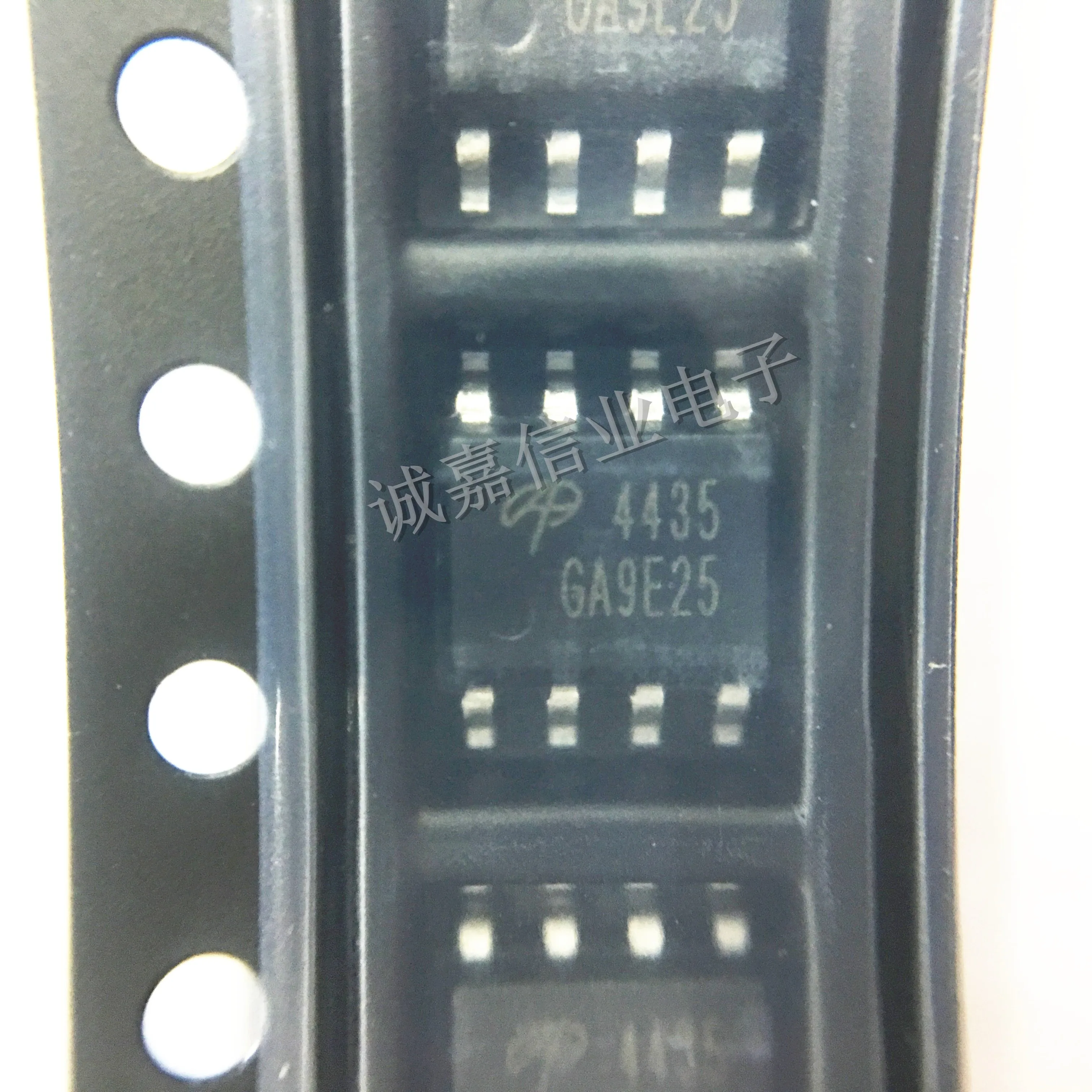 

10pcs/Lot AO4435 SOP-8 MARKING;4435 P channel MOSFET 30V 10.5A 3.1W Threshold voltage (Vgs (th) @ Id) 3V@250uA