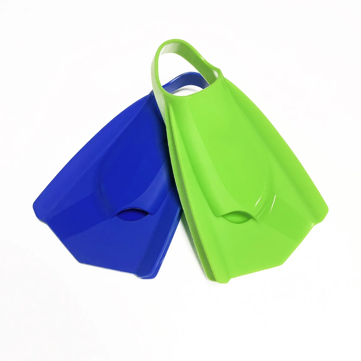 New Professional swimming training fins, water sports swimming fins, soft silicone short-blade fin shoes for adults