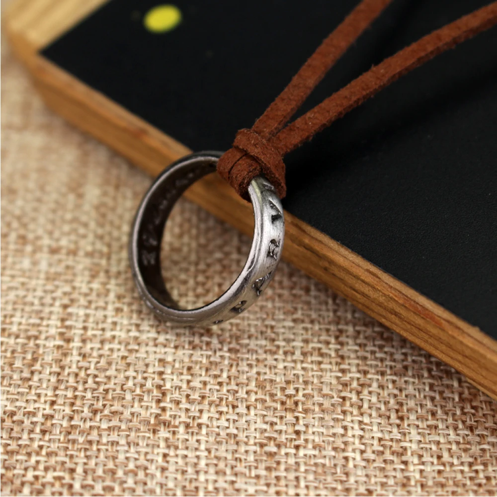 Game Uncharted 4 Necklace Game Character Nathan Drake Cosplay Pendant Ring Leather Chain Vintage Engraving Pendant Jewelry Props pendant necklace