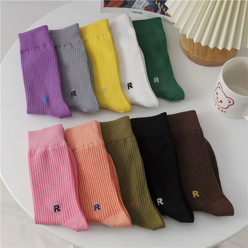 

2023 New Kawaii Ladies Designer Socks Women Knitting Cotton R-letter Stripe Cotton Crew Socks Art Warm Long Casual Calze Socks