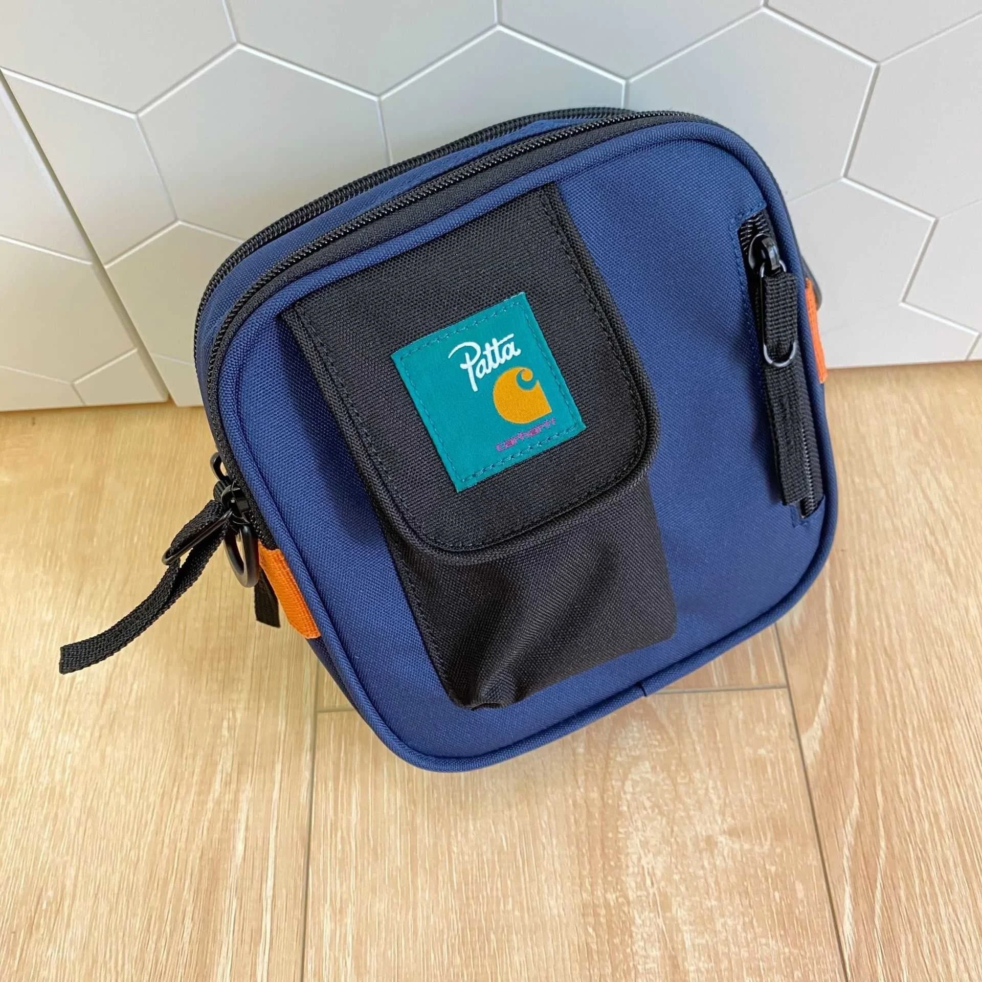 5B084F00-669B-4EDF-AE32-01F7FD