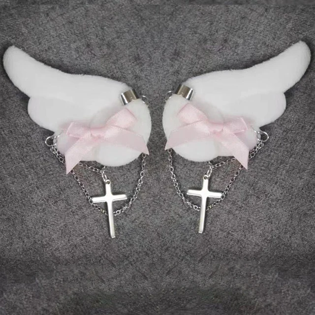 로리타 스타일을 완성하는 귀여움과 고스적 매력이 어우러진 깜찍한 머리 장식