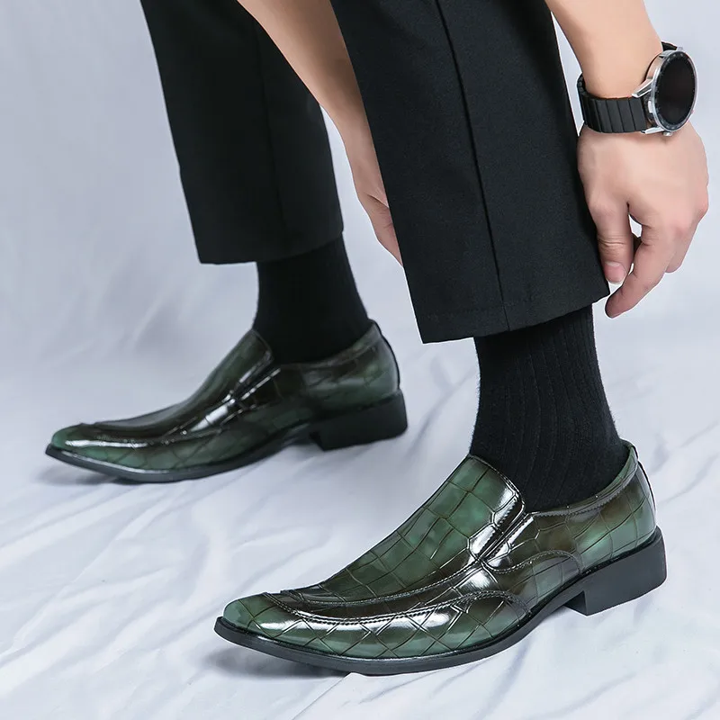 British Style Men Oxfords Fashion Green Plaid Leather Shoes For Men Dress Shoes Business Men's Formal Social Masculino