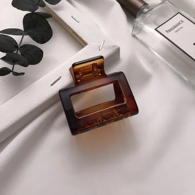 2022 New Claw Clip for Women Tough Colorful Plastic Hair Claw Large Size Hair Clamps Claw Clip Crab Chic Hair Accessories Gift B8-5cm