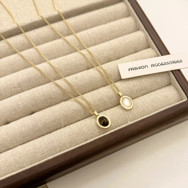 Personalized Simple Shell Opal Pendant Necklace Feminine and Versatile Clavicle Chain Fashionable and Light Luxury Jewelry