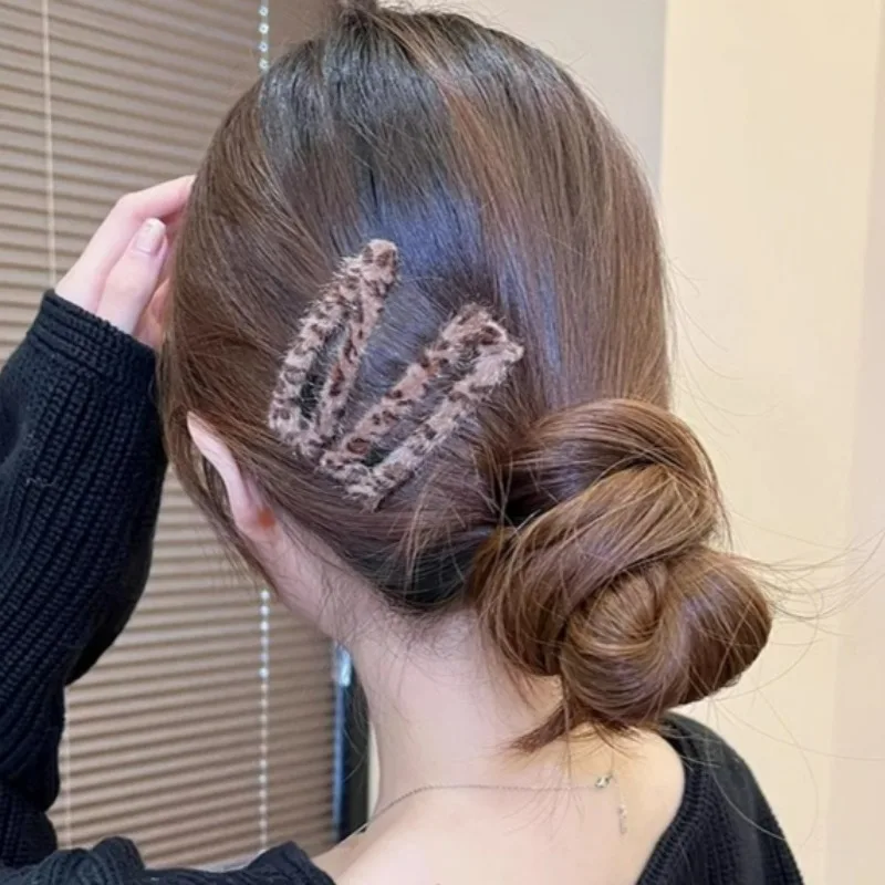 Furry Leopard Print Hair Clips Hairdressing Hairpin Women Enhance Temperament Plush BB Clip Girl Winter Elegant Hair Accessories