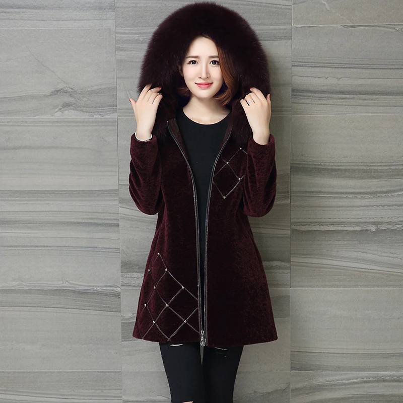 

Autumn/Winter New Sheep Sheared Fur Grass Female Fox Collar Hooded One Piece Haining Fur Coat Slim Fit 2023