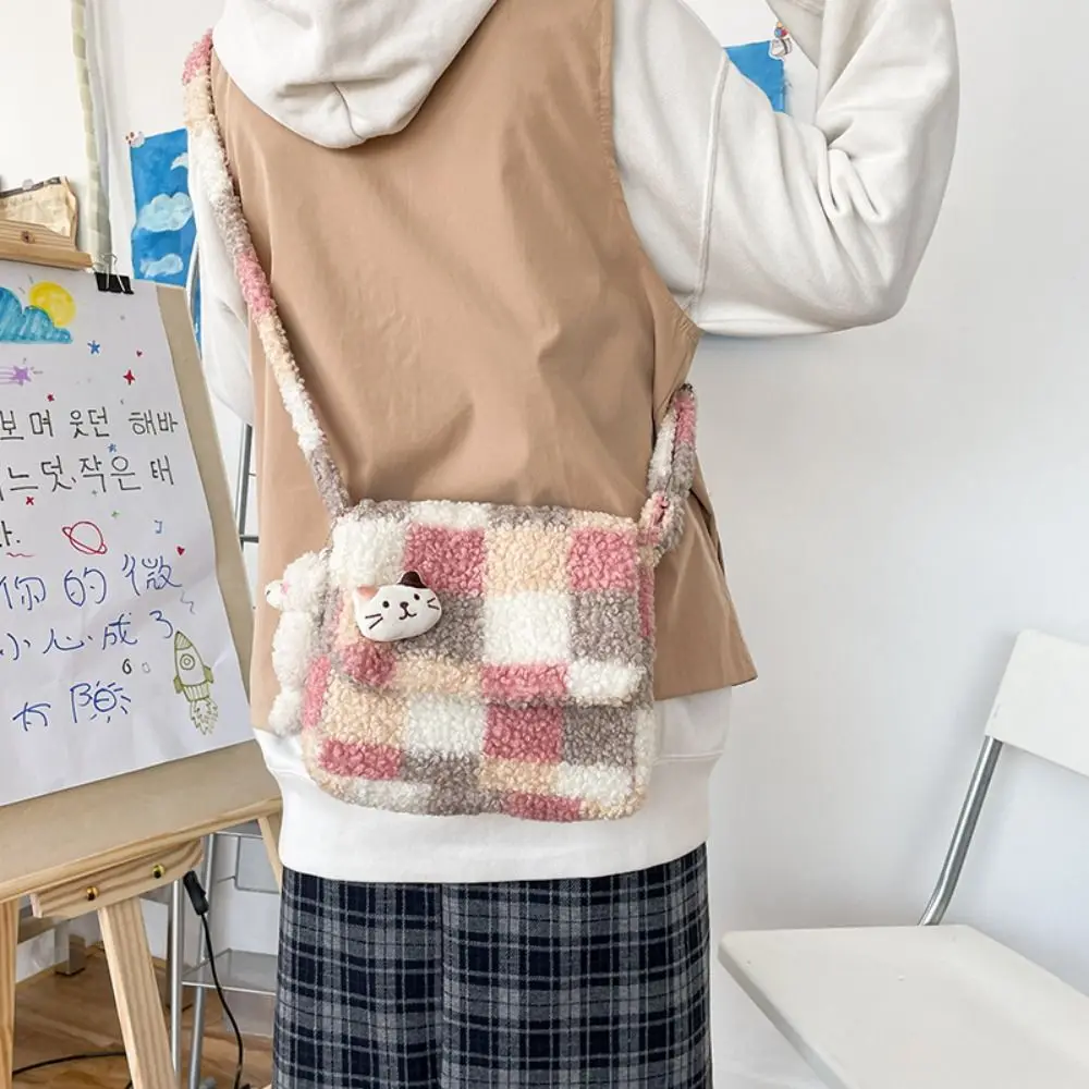 

Large Capacity Berber Fleece Crossbody Bag Bear Pendant Korean Style Cute Cat Shoulder Bag INS Plush Plaid Crossbody Bag Girls