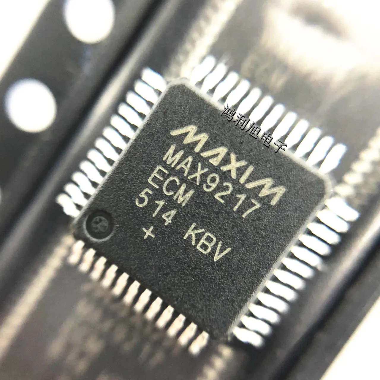 

1 шт./лот MAX9217ECM + T MAX9217ECM IC SERIALIZER LVDS 48-LQFP