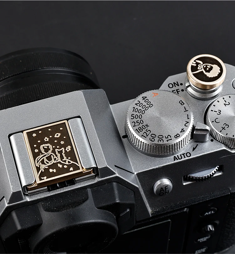 푸지 X-T5, 캐논 R50, 니콘 Z50, 등과 같은 디지털 사진 액세서리에 적합한 브론즈 카메라 핫슈 커버