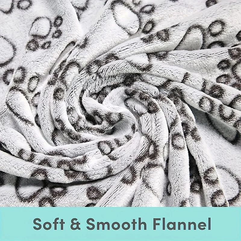 Soft Fluffy Pet Blanket Warm and Comfortable Cat Dog Bathrobe Flannel Pet Sleeping Blanket Machine Washable Dog Towel Cat Towels