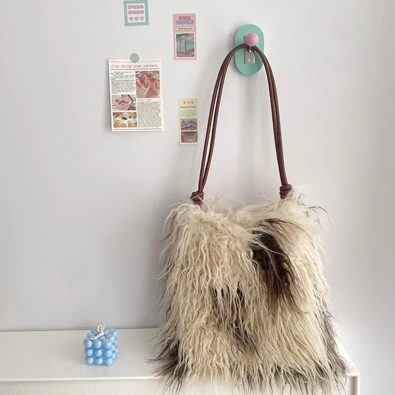 Harajuku Beige Plush Tote Bag Women Soft Large Capacity Shoulder Bag Ladies Y2k Aesthetics Unique Distinctive Crossbody Bag 2025