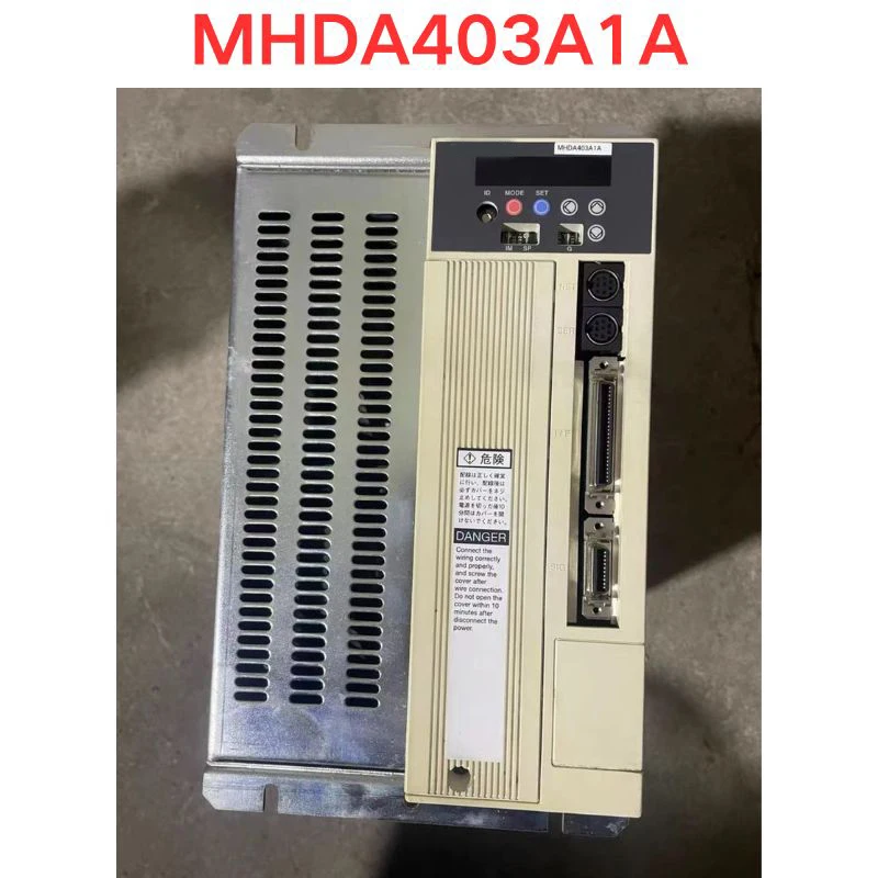 

Used MHDA403A1A Servo driver Function check OK