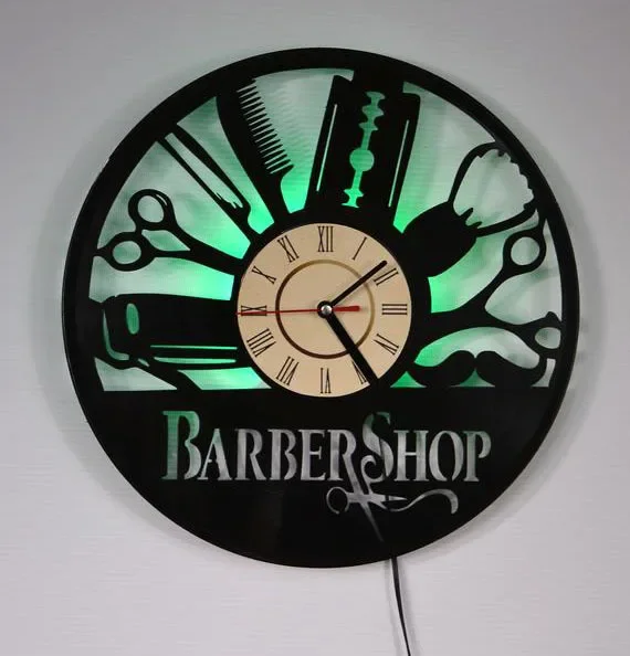 Kappers Werken Voor Een Knappe Man In De Barber Shop. Ontwerp Van Portret Baard Balm Op Droog Lichaam Droge Lichaamsdelen 198537917 Kappers Werken Voor Een Knappe Man In De Barber Shop. Ontwerp Van Portret Baard Balm Op Droog Lichaam Droge Lichaamsdelen 198537917