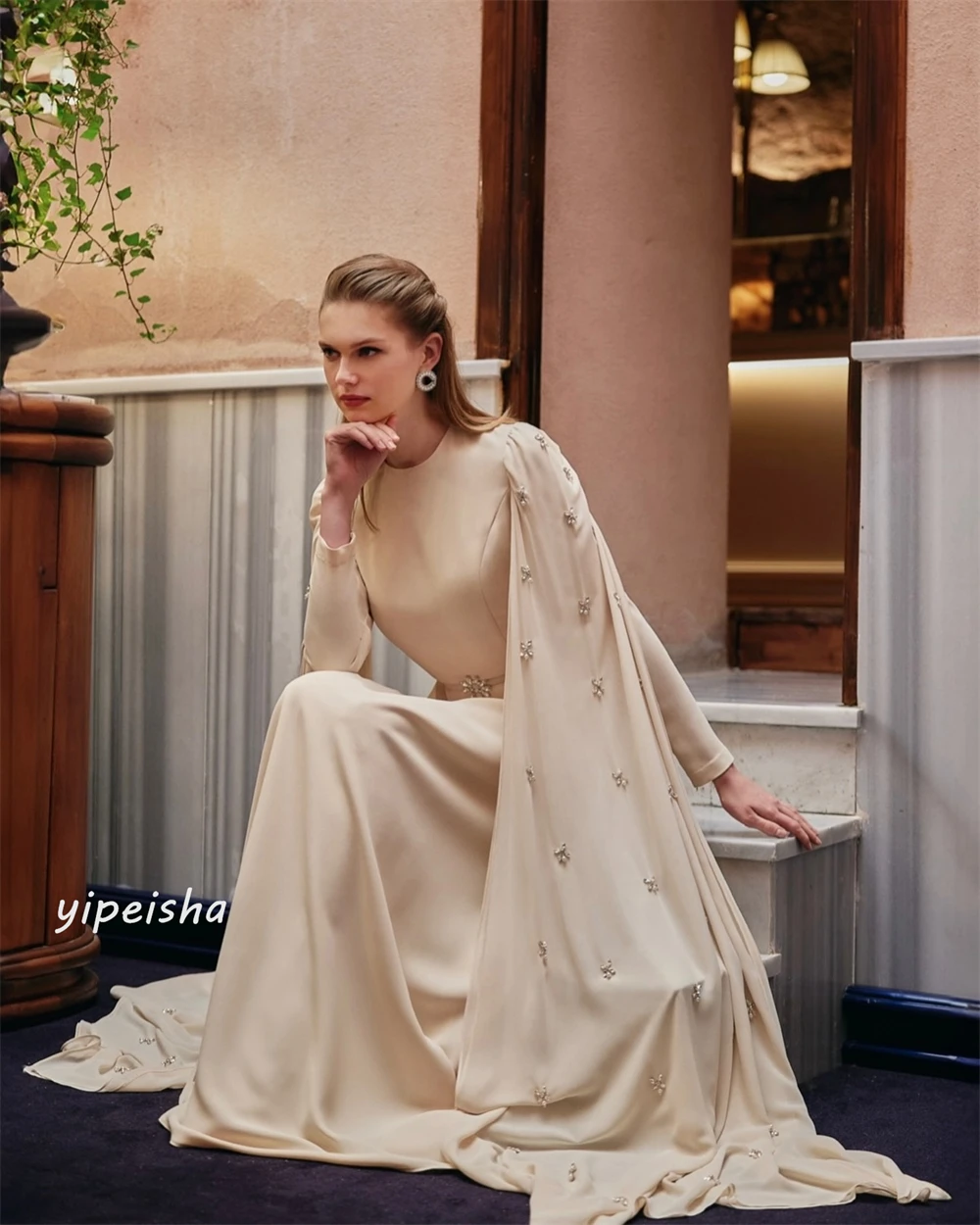 Рисунок 2 - Платье-миди ТРАПЕЦИЕВИДНОЕ с блестками