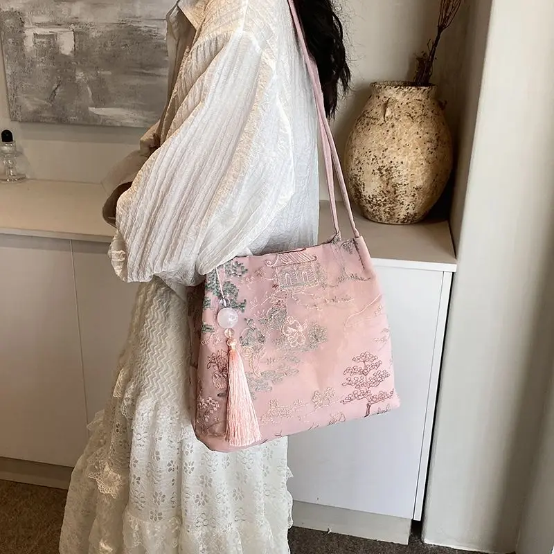 Elegant Landscape Embroidery Tote Bag Women Fringe Pendant Large Capacity Shoulder Bags Ladies Retro Gentle Premium Underarm Bag